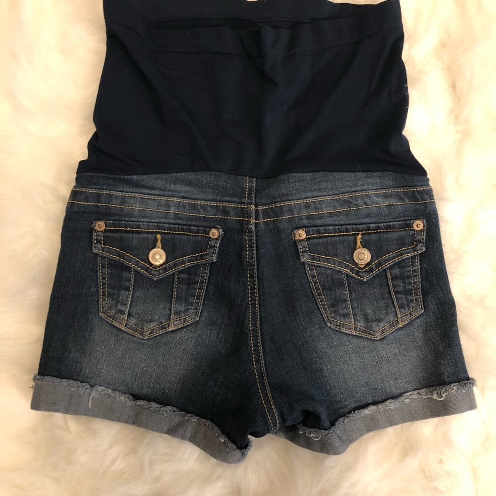 Maternity shorts